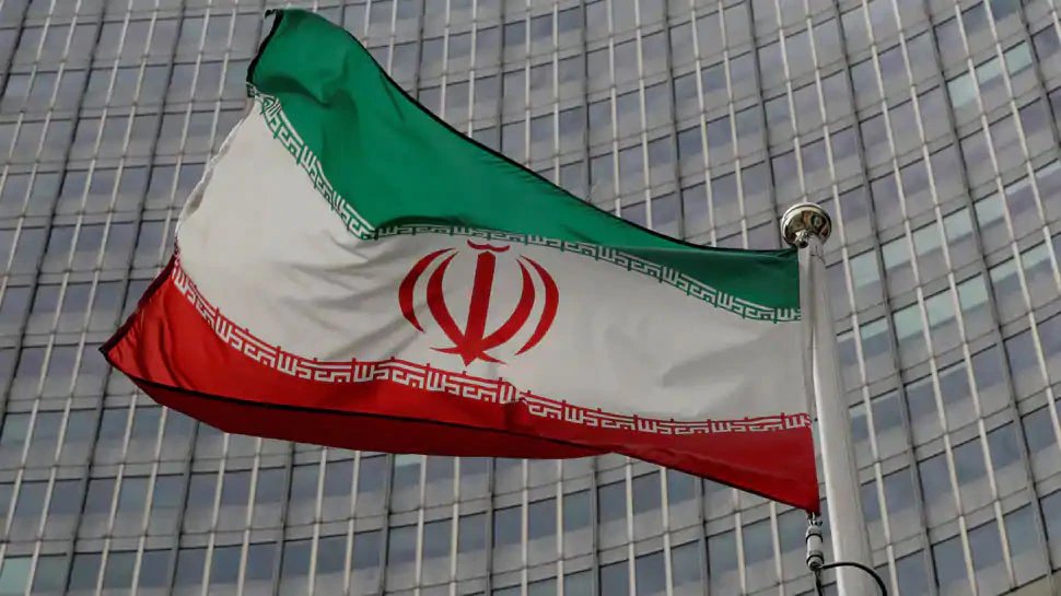 Top Iranian nuclear scientist Mohsen Fakhrizadeh assassinated: Report | ईरान : Top nuclear scientist की हत्या, साथ में कई लोगों के मारे जाने की खबर