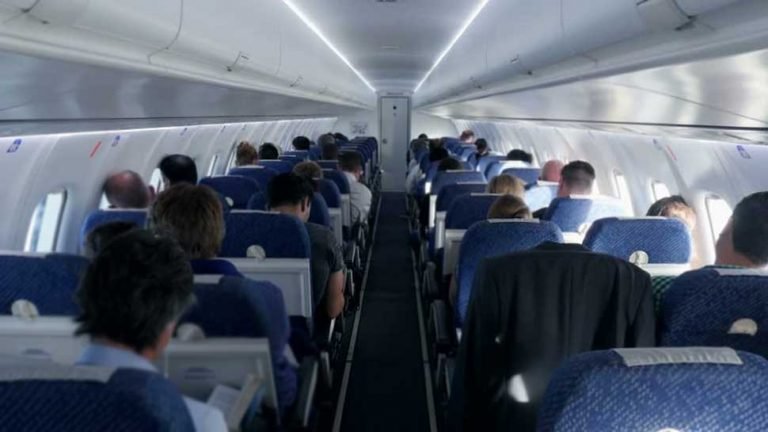 British Airways investigates air hostess selling sex between flights and on board experiences | Flight में सेक्स का ऑफर कर रही हैं इस एयरवेज की Air Hostess? जांच शुरू