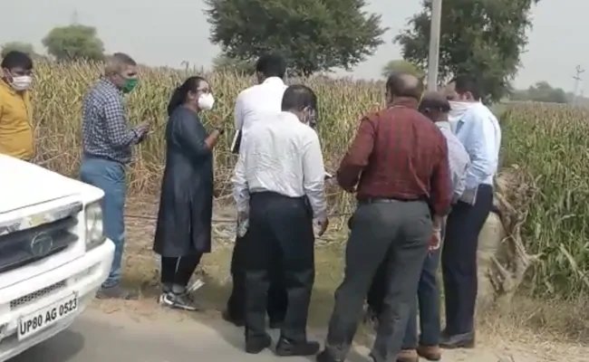 हाथरस मामला : अदालत ने जिलाधिकारी पर सरकार की तरफ से कोई कार्रवाई नहीं होने पर चिंता जाहिर की