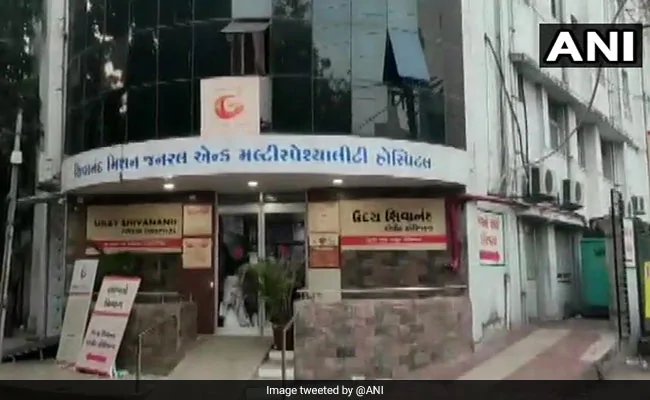Three COVID-19 patients were killed after fire broke out at hospital in Rajkot – गुजरात के कोविड अस्पताल में लगी भीषण आग, 5 कोरोना मरीज़ों की मौत : रिपोर्ट