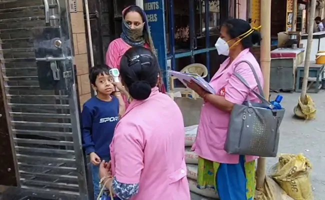 कोरोना से मुकाबले के लिए केंद्र ने एक बार फिर कसी कमर, UP, पंजाब और हिमाचल में भेजी टीमें