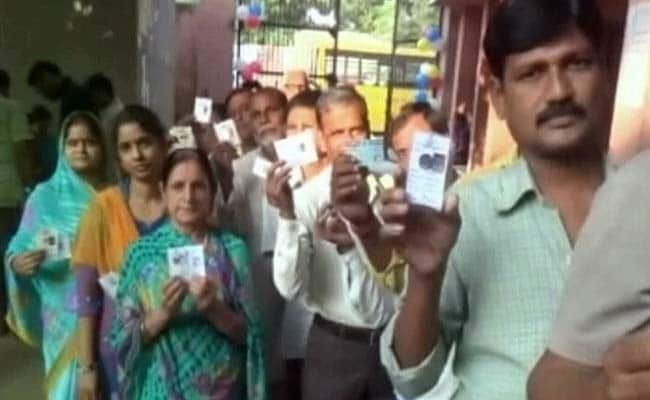 Bihar poll of exit polls : बिहार में BJP-JDU और महागठबंधन के बीच कांटे की टक्कर के आसार