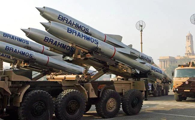 India test-fires land-attack version of BrahMos missile – थल सेना के ब्रह्मोस मिसाइल का किया गया सफल परीक्षण