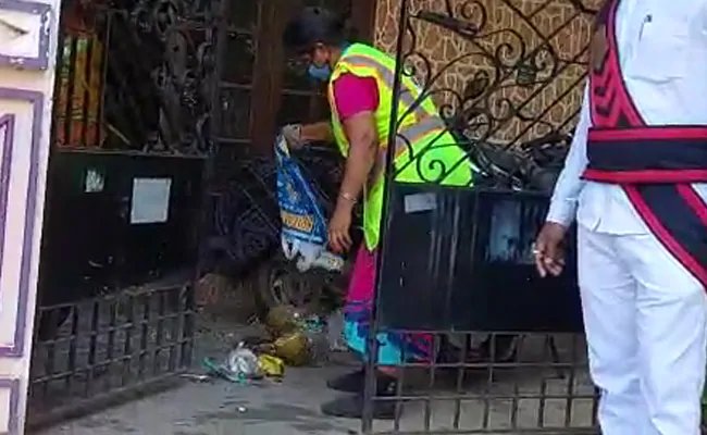 आंध्र प्रदेश के इस शहर में कूड़ा सड़क पर फेंकने वाले को