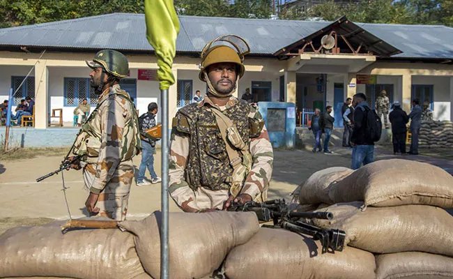 First time After Losing Special Status Jammu and Kashmir goes to Local Body Polls today – विशेष दर्जा खत्म होने के बाद जम्मू-कश्मीर में पहला चुनाव,  DDC Poll के पहले चरण की वोटिंग जारी