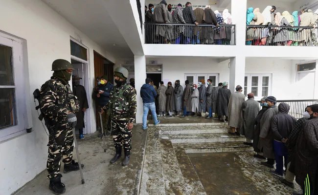 Jammu and Kashmir: 52 percent polling in first phase of DDC election – जम्मू कश्मीर: डीडीसी चुनाव के पहले चरण में 52 प्रतिशत मतदान
