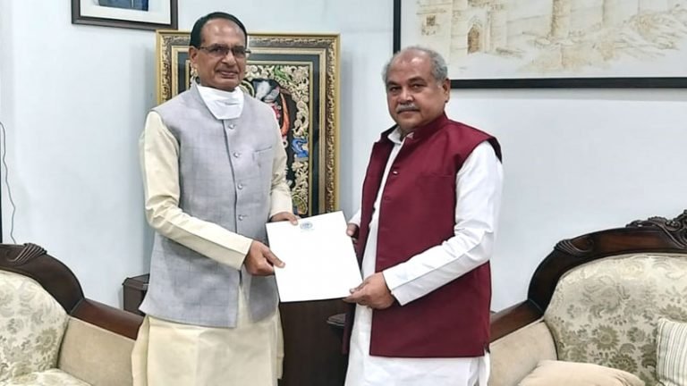 मुख्यमंत्री श्री चौहान ने की केन्द्रीय मंत्री श्री तोमर से भेंट