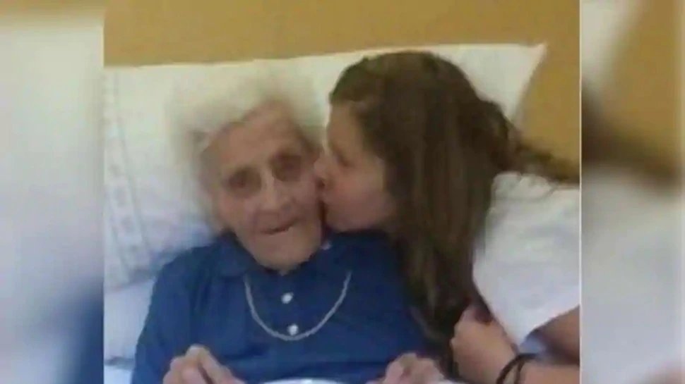 101-year-old woman has been victim of Covid-19 3 times after Spanish flu। 1-2 नहीं बल्कि 3 बार कोरोना को मात दे चुकी हैं ये महिला, उम्र जानकर हो जाएंगे हैरान
