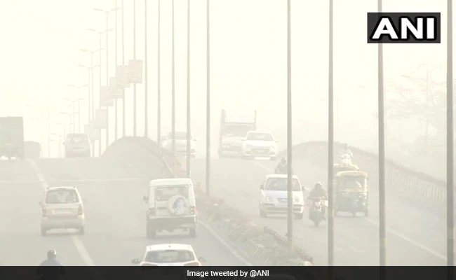 दिल्ली में वायु गुणवत्ता 'अत्यंत खराब' श्रेणी में पहुंची