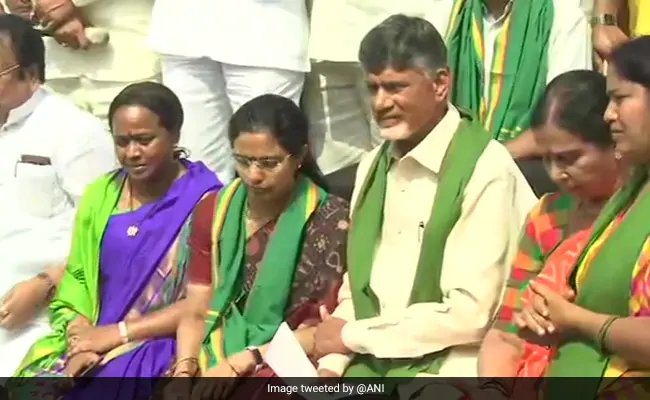 14 TDP MLAs including Chandrababu Naidu suspended from Andhra Pradesh Assembly for a day – चंद्रबाबू नायडू समेत TDP के 14 विधायक आंध्र प्रदेश विधानसभा से एक दिन के लिए निलंबित