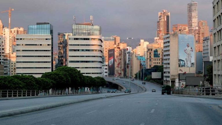 COVID-19: 25 days complete lockdown implemented in Lebanon | Lebanon के अस्पतालों में कोरोना मरीजों के लिए जगह नहीं, 25 दिनों तक बढ़ाया गया Lockdown