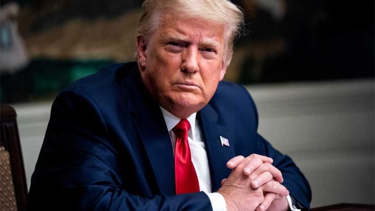 DC riots: Donald Trump deputy press sec Sarah Matthews and Melania chief of staff Stephanie Grisham quit | US: हंगामे के बाद लगी इस्तीफों की झड़ी, Donald Trump के खिलाफ महाभियोग लाने की तैयारी में डेमोक्रेट्स सीनेटर