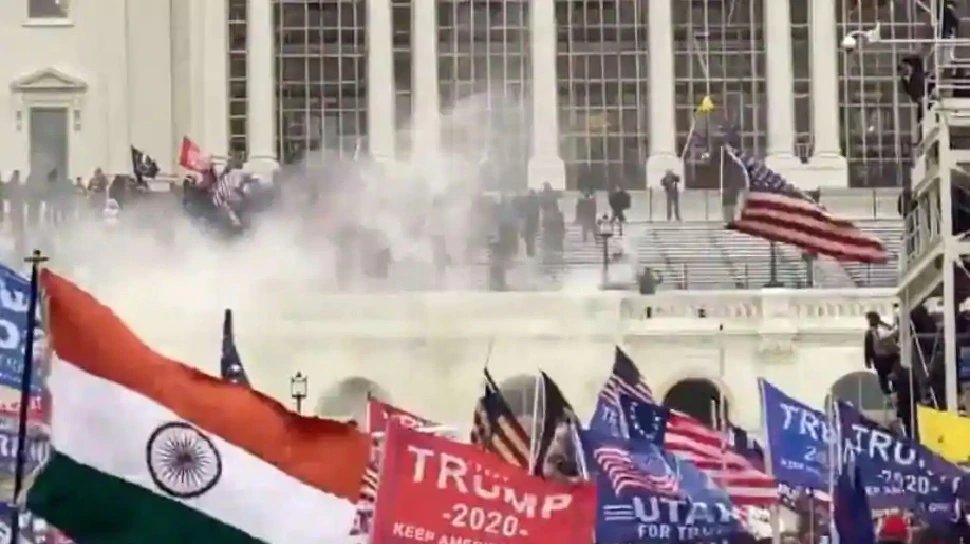 Indian flag spotted outside US Capitol during protest, social media users criticizing this act | US Capitol के बाहर प्रदर्शन में दिखा तिरंगा, सोशल मीडिया पर हो रही बहस