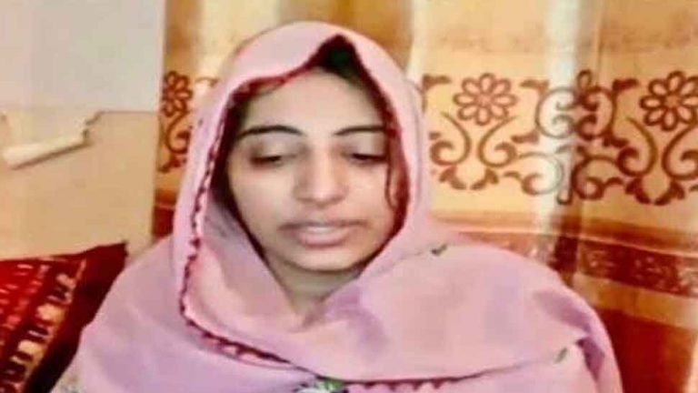 pakistan balochistan hindu school teacher ekta kumari forced conversion islam | पाकिस्‍तान में हिंदू महिला टीचर से जबरन कबूल कराया इस्‍लाम, जानिए पूरा मामला