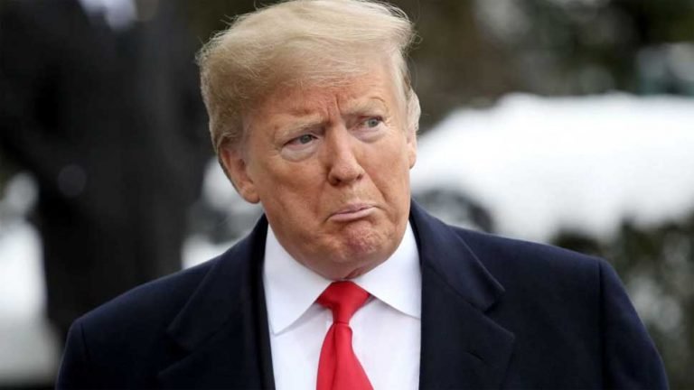 Capitol riots Impact: Signature Bank and Deutsche Bank cut future ties with Donald Trump | Signature Bank ने बंद किए Donald Trump के पर्सनल अकाउंट, प्रेसिडेंट पद से हटने के बाद बिजनेस पर भी खतरा