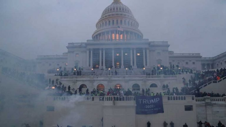 Capitol Hill Riots: FBI say more than 170 charged, This is only the beginning | Capitol Hill Riots: FBI ने किए चौंकाने वाले खुलासे, 170 व्यक्तियों की हुई पहचान