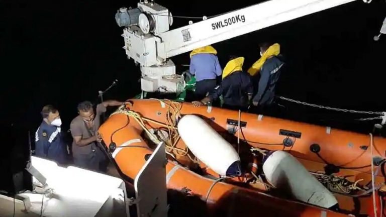 Cargo ship sunk in Black Sea, rescues 6; Death of 2 | Black Sea में डूब गया कारगो जहाज, 6 को बचाया; 2 की मौत