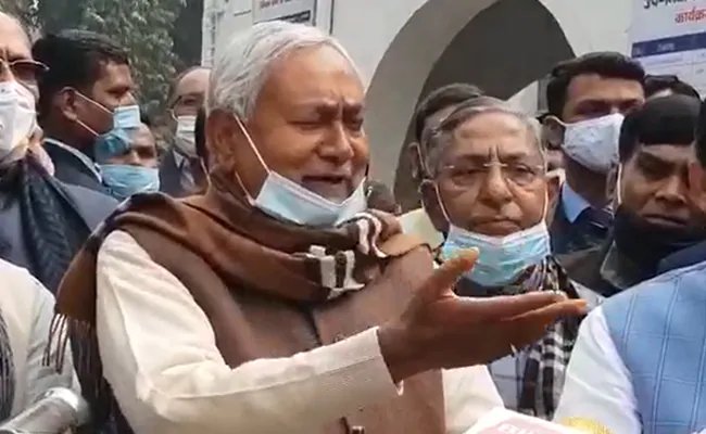 'आलोचना पर जेल' वाले आदेश पर नीतीश सरकार का डैमेज कंट्रोल- 'सोशल मीडिया पर लिखिए, लेकिन...'