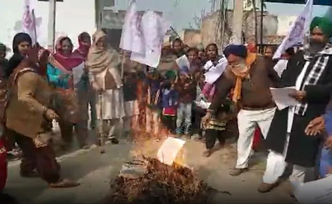 किसान आंदोलन का 50वां दिन, लोहड़ी पर कृषि कानूनों की प्रतियां जलाईं, 9वें दौर की वार्ता पर सस्पेंस- 10 अहम बातें