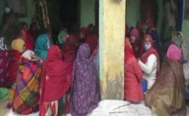यूपी: पंचायत चुनाव लड़ने के दावेदार नेताओं की ओर से पिलाई गई जहरीली शराब बनी 5 लोगों की मौत का कारण