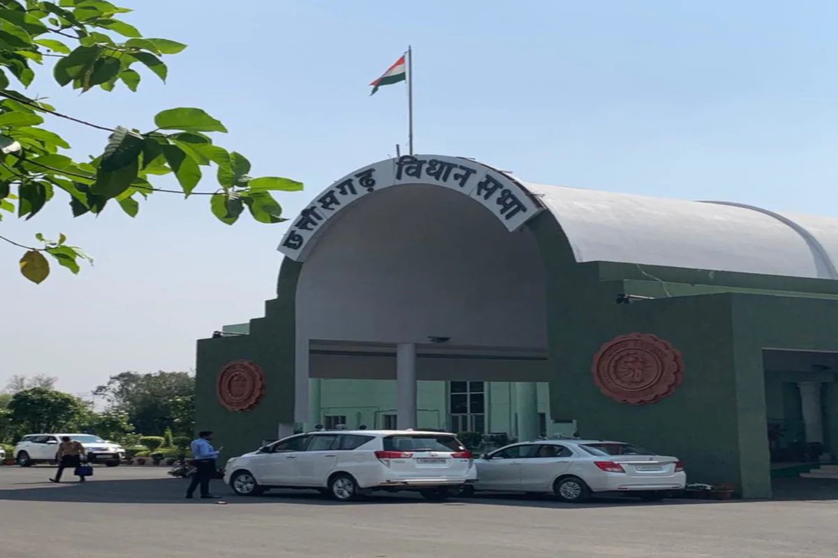 COVID-19: छत्तीसगढ़ में एक और विधायक को हुआ कोरोना, बजट सत्र के दौरान 4 MLA हुए संक्रमित