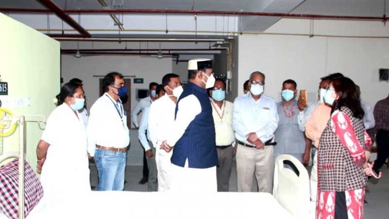 चिकित्सा शिक्षा मंत्री श्री सारंग ने देखी हमीदिया की व्यवस्थाएँ
