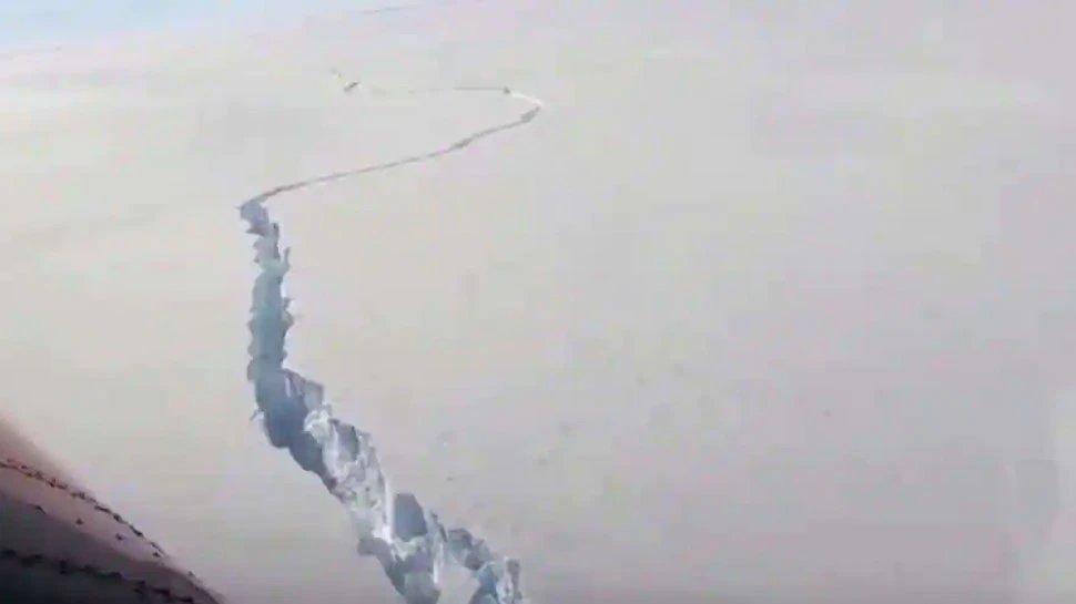 large Iceberg about size of greater london breaks at antarctica, details from british antarctic survey | Global Warming Alert! Antarctica से टूटा ग्रेटर लंदन के बराबर आकार का हिमखंड