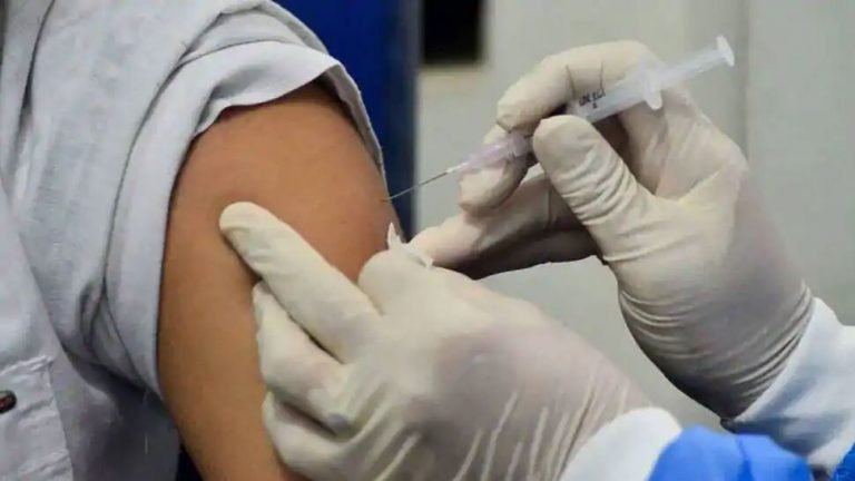 do you know about these three new post corona vaccination side effects told by us cdc | USCDC: कोरोना टीकाकारण के बाद सामने आए ये नए साइड इफेक्ट, जानिए डिटेल