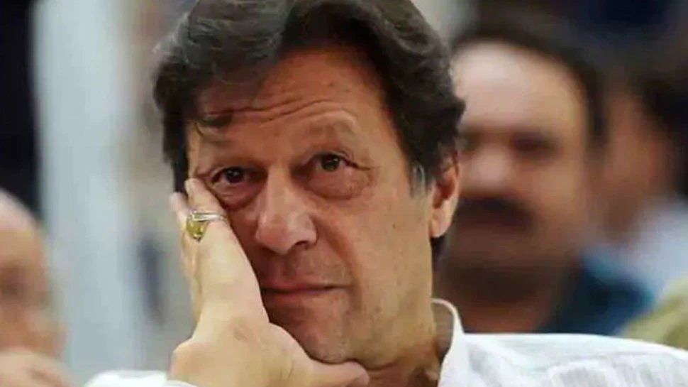 Former Prime Minister of Pakistan accuses Imran Khan of selling Senate seat for Rs 70 crore | Pakistan के प्रधानमंत्री Imran Khan ने 70 करोड़ में बेची Senate की सीट! अब होगी कार्रवाई