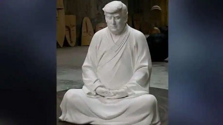 A statue of Donald Trump as Buddha selling online in China | Donald Trump ने जिस China के होश ठिकाने लगाए थे, वहां बिक रही हैं उनकी Buddha वालीं प्रतिमाएं