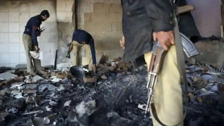 Hindus in Pakistan pardon mob accused of vandalising temple | Pakistan में Hindus ने दिखाई दरियादिली, Temple में तोड़फोड़ करने वाले कट्टरपंथियों को किया माफ