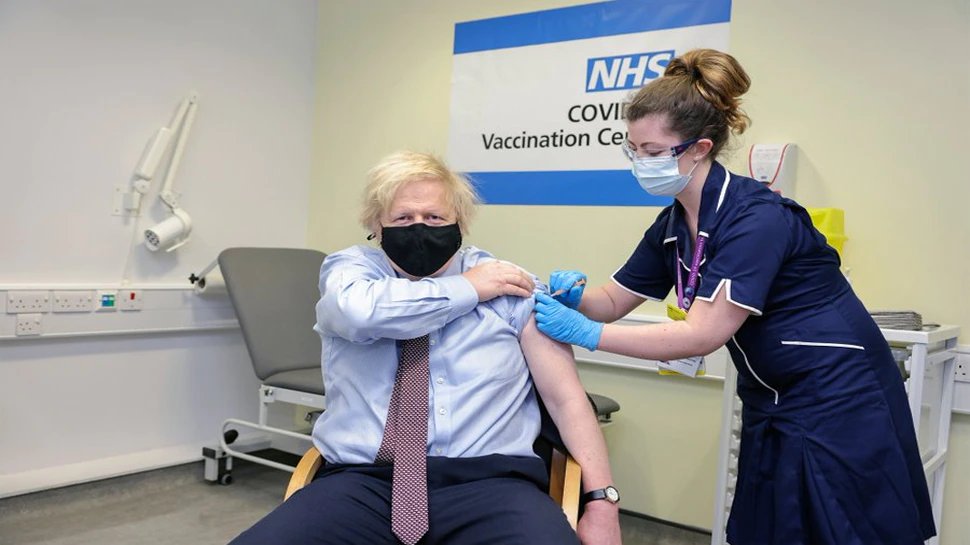 British Prime Minister Boris Johnson received first dose of AstraZeneca corona vaccine| ब्रिटेन के प्रधानमंत्री Boris Johnson ने AstraZeneca की Vaccine लगवाई, ताकि दूर किया जा सके लोगों का डर