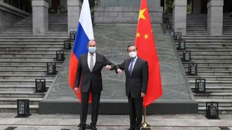 Russian foreign minister meets Chinese counterpart to counter US policies | रूस के विदेश मंत्री Sergey Lavrov पहुंचे चीन, America से मुकाबले के लिए Strategy बनाना है मकसद