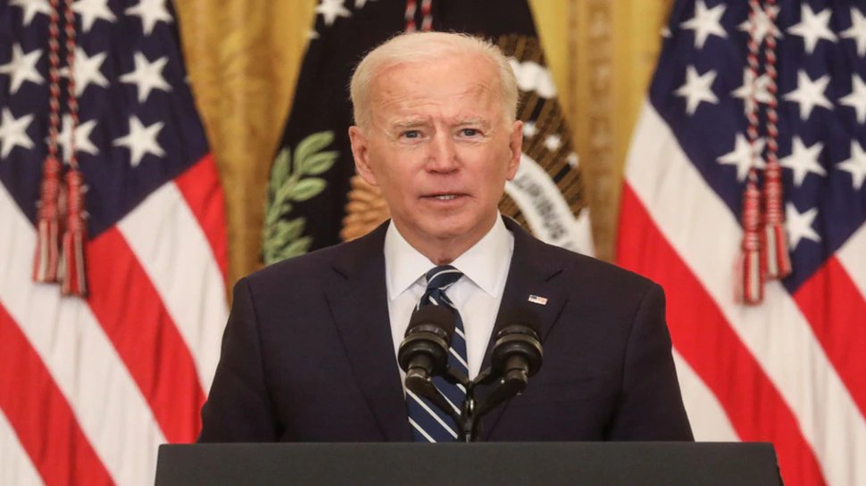 Joe Biden forgot Afghan President Ashraf Ghani name, called him Kayani | Afghanistan के राष्ट्रपति की जगह Pakistan के पूर्व आर्मी चीफ का नाम ले बैठे Joe Biden, अब उड़ रहा मजाक