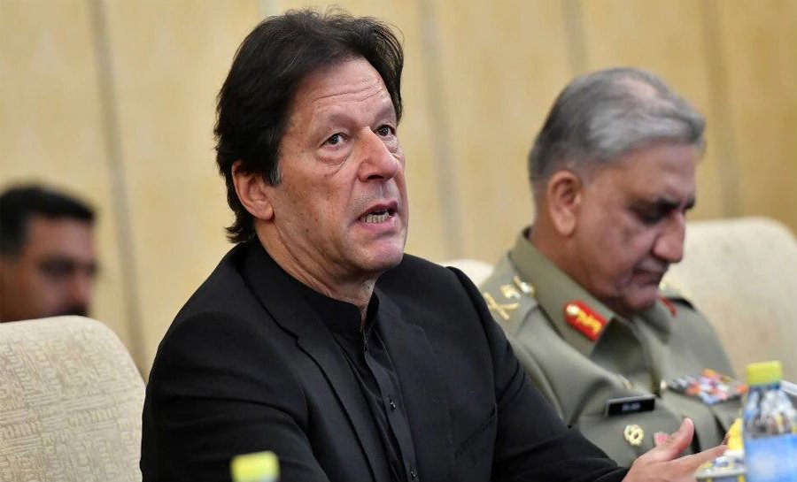 Amid rising inflation, Pak PM Imran Khan replaces finance minister| महंगाई रोकने में नाकाम Imran Khan ने Finance Minister Shaikh को बनाया बलि का बकरा, एक साल में पद से हटाया