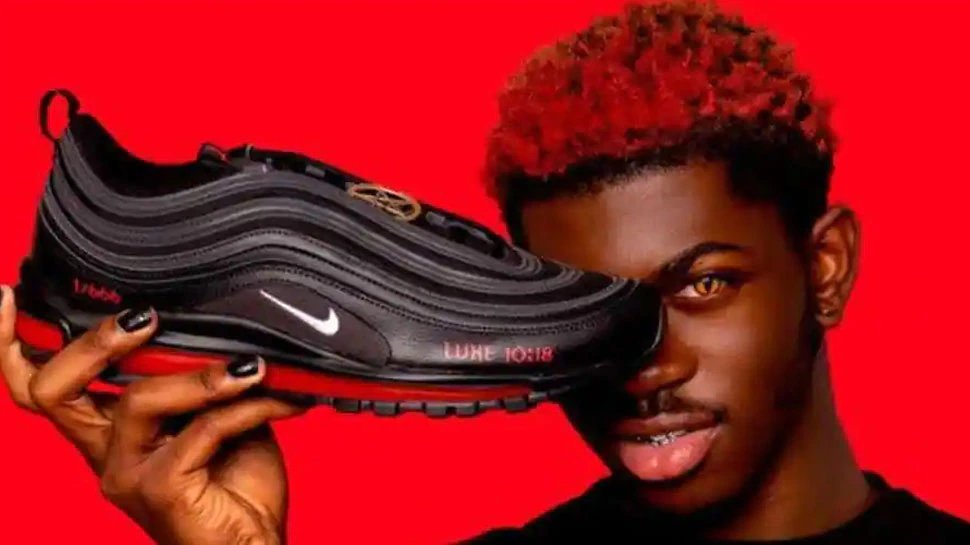 lil nas x has shared apology, human blood satan shoes launching video; us latest rapper controversy | Trending: चर्चा में है ‘शैतानी जूता’, बनाने में हुआ इंसानी खून का इस्तेमाल!