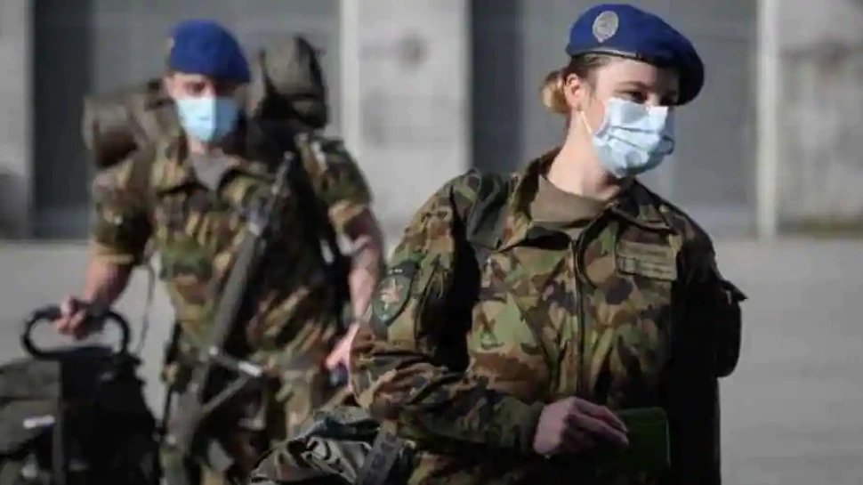 Switzerland: Army to start issuing female under garments for women recruits | महिला कैडेट्स को खास अंडर गारमेंट्स देगी स्विट्जरलैंड की आर्मी
