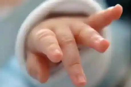 शराबी मां की वजह से धमतरी में मासूम बच्ची की हुई मौत. (प्रतीकात्मक तस्वीर)