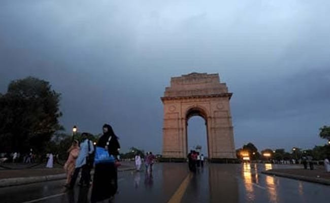 Weather Updates: देश के इन राज्यों में आंधी-तूफान के साथ बारिश की आशंका, जानें मौसम का हाल