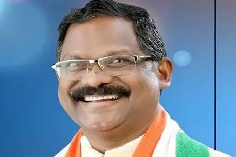 प्रदेश के खाद्य मंत्री अमरजीत भगत के समर्थक उनकी शह और सत्ता के अहंकार में इतने डूब चुके हैं कि वे कानून तोड़ने से भी बाज नहीं आ रहे हैं.
