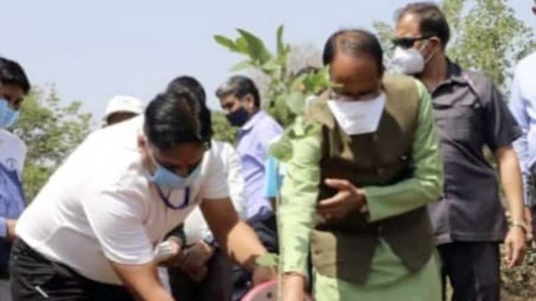 मुख्यमंत्री श्री चौहान वाहन द्वारा सड़कों पर जाकर खुद करेंगे मास्क लगाने का आव्हान