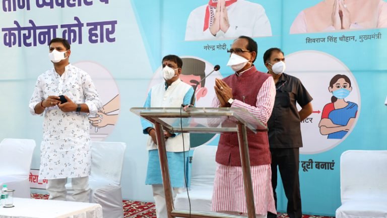 भाइयों, बहनों, मास्क लगाएँ और कोरोना को हराएँ