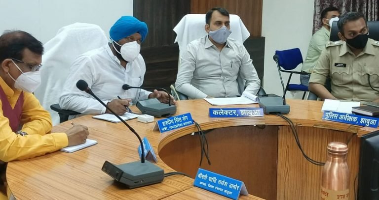 प्रभारी मंत्री श्री डंग ने झाबुआ में की कोरोना व्यवस्थाओं की समीक्षा
