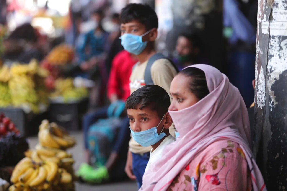 फिर बेकाबू हुआ कोरोना, 24 घंटे में 28 की मौत, 4563 नए मरीज