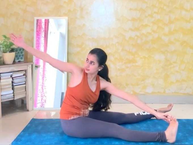 -gatyatmak-meru-vakrasana