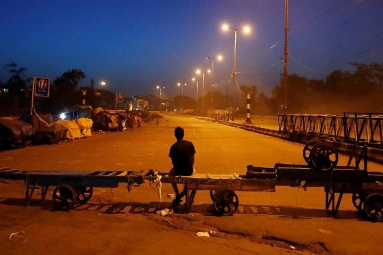 कोरोना विस्फोट: पुणे में कल से 12 घंटे का कर्फ्यू, छत्तीसगढ़ के दुर्ग में लॉकडाउन
