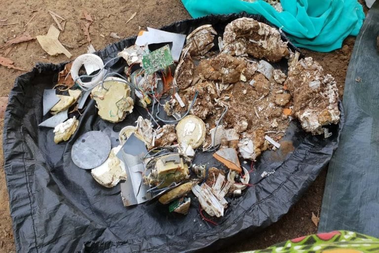 छत्तीसगढ़: बीजापुर में माओवादियों का दावा ड्रोन से गिराए बम, देखें जारी किया गया Video
