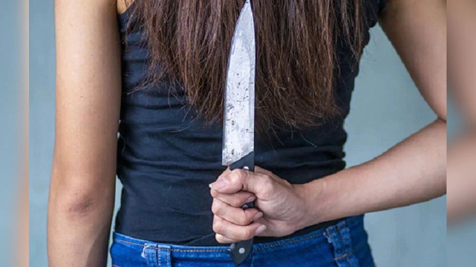 Taiwan: Girl cut off cheating boyfriend s private part and flushed it down toilet | बॉयफ्रेंड नशे में टुल्ल होकर सोता रह गया, गर्लफ्रेंड ने Private Part काटकर टॉयलेट में कर दिया Flush