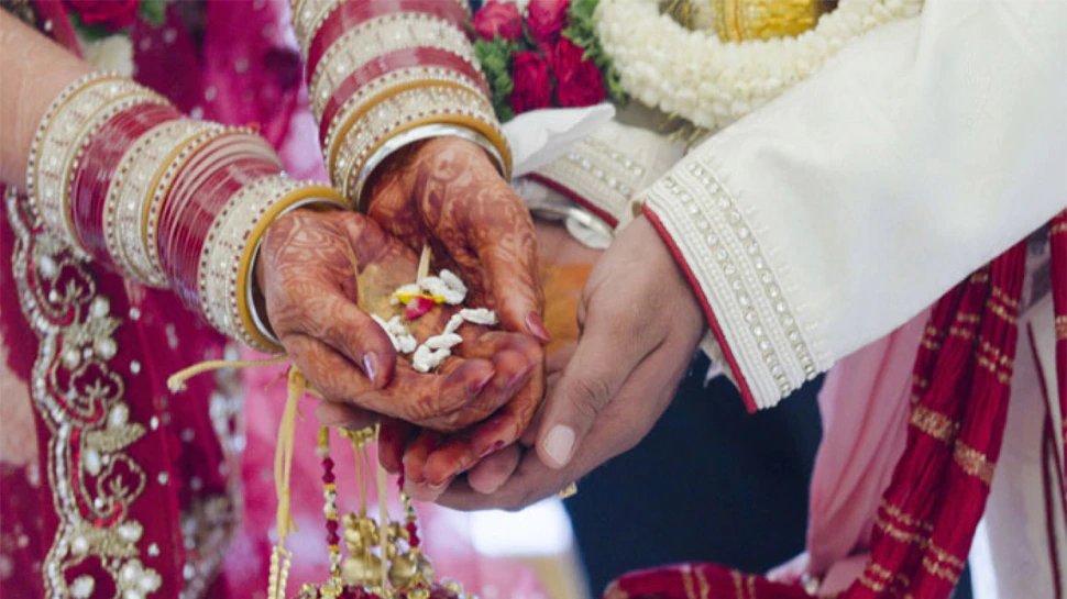 China: Woman finds out long-lost daughter on son wedding day as bride in Suzhou | China: शादी से कुछ देर पहले लड़के पता चला दुल्हन है उसकी बहन, फिर ऐसे हुई दोनों की शादी