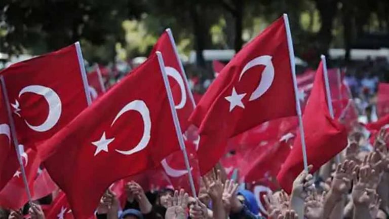 failed Turkey coup 32 sentenced to life imprisonment recep tayyip erdogan | तख्तापलट की कोशिश करने वाले 32 लोगों को तुर्की ने दी ऐसी सजा
